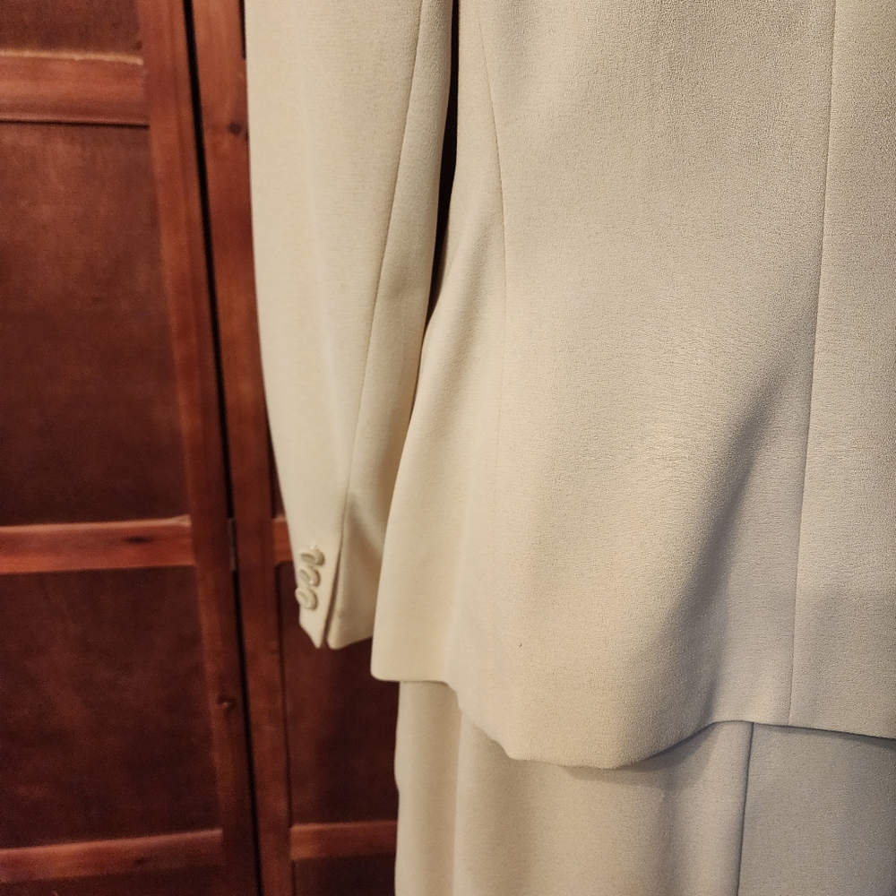 Women's Skirt Suit - Picture 9 of 14